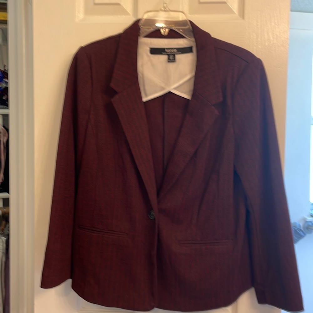 It’s not purple actually is more like a burgundy with black